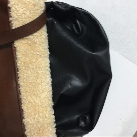 Jennifer Graham Sherpa Lined Leather Shoulder Bag - Picture 13 of 16